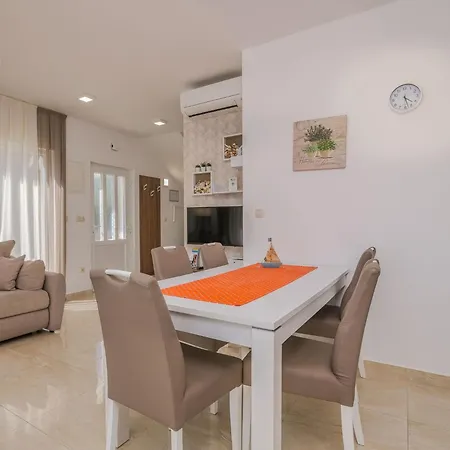 Vakantiehuis Nemo By Interhome *