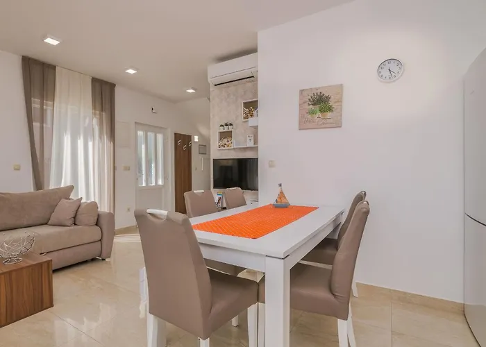 Vakantiehuis Nemo By Interhome *